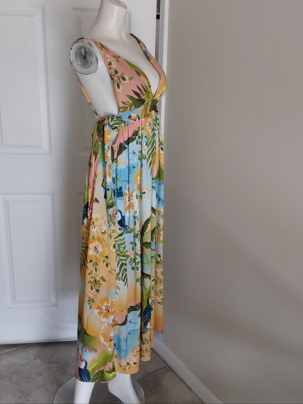 FARM Rio Peach Multi Tropical Maxi Dress Size 4-6 - Picture 6 of 7